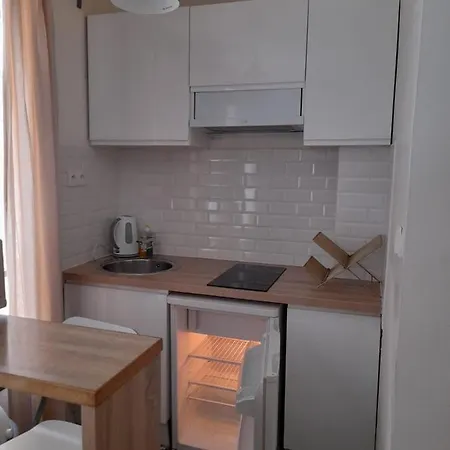 Studio 11 Calme Quartier Central, Anime, Proche Metro Апартаменты Париж